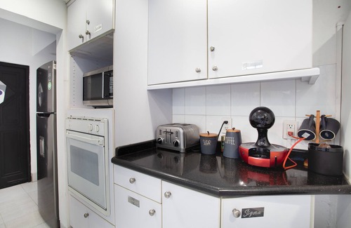 La Condesa House | Cozy Retreat with Terrace, CoWorking & Pet-Friendly Amenities