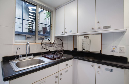 La Condesa House | Cozy Retreat with Terrace, CoWorking & Pet-Friendly Amenities