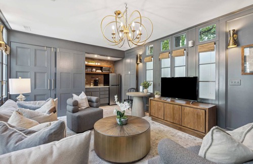 Cannonborough Elliotborough Villa | Tranquil Cottage with Heated Pool & Lush Garden Oasis