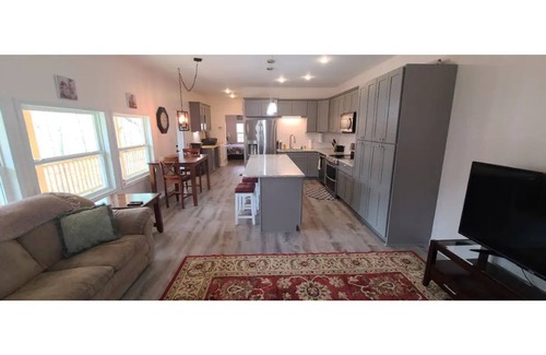 Franklinton Cottage | Idyllic Cottage Retreat with Huge Porch & Child-Friendly Amenities