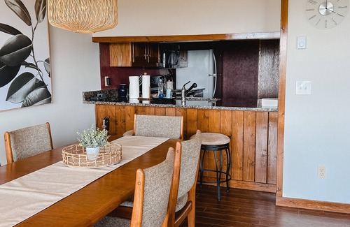 Sugar Mountain Condo | Warm Retreat with Jetted Tub & Fireplace Near Resort