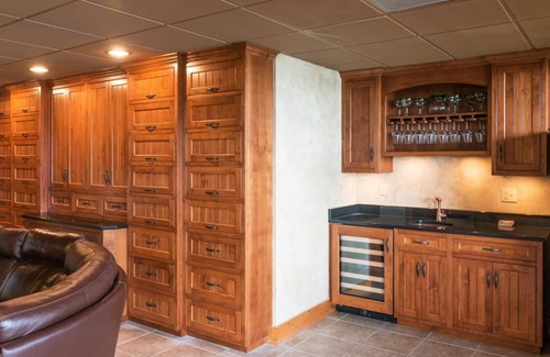 Newport House | Elevated 6 BR Lakeside Villa with Pool & Hot Tub