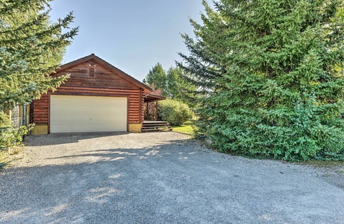 Driggs Cottage | Pet-Friendly Driggs Cabin - 10 Mi to Grand Targhee!
