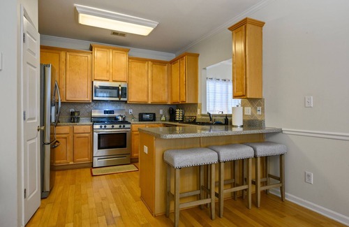 Acworth House | Pet-Friendly Retreat: 3BR Near Downtown Acworth