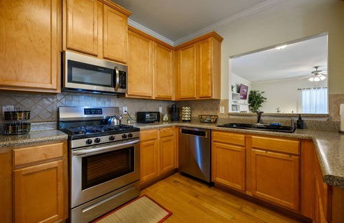 Acworth House | Pet-Friendly Retreat: 3BR Near Downtown Acworth