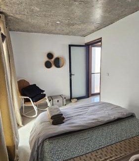 Santa Cruz Villa | Serene Escape in Porto Madeira