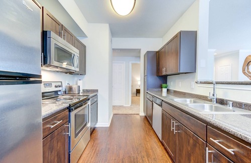 Alden Bridge Apartment | Tranquil Retreat with Pool and Breakfast in the Pines
