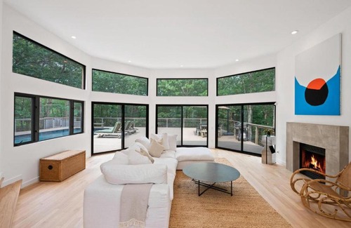 Springs House | Relaxing Retreat at Serene Estate in East Hampton
