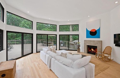 Springs House | Relaxing Retreat at Serene Estate in East Hampton