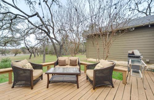 Spicewood House | Serene Family Cottage with Deck and BBQ