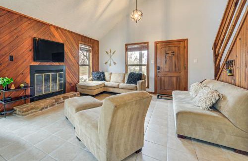 Spicewood House | Serene Family Cottage with Deck and BBQ