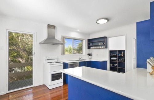 Woorim House | Ideal Family Retreat with Pool and Air Conditioning