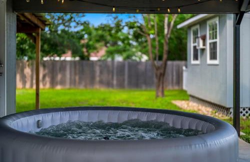Cedar Park House | Serene Family Retreat King Beds Pool Hot Tub and Games
