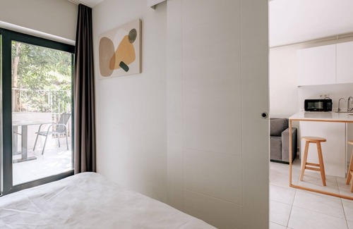 Tophane Apartment | Serene Flat with Backyard 8 min to Galataport