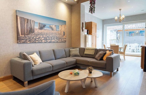 Ieper House | Serene Getaway in Ieper with Views