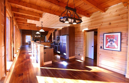 Logan Cabin | Tranquil Log Cabin Retreat in Hocking Hills Near Attractions