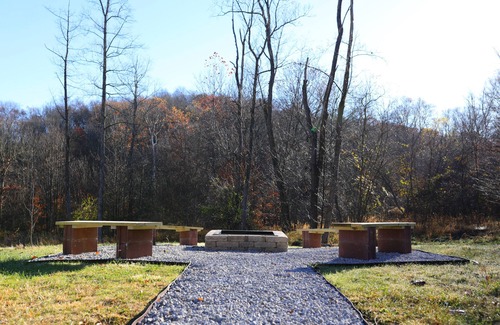 Logan Cabin | Tranquil Log Cabin Retreat in Hocking Hills Near Attractions