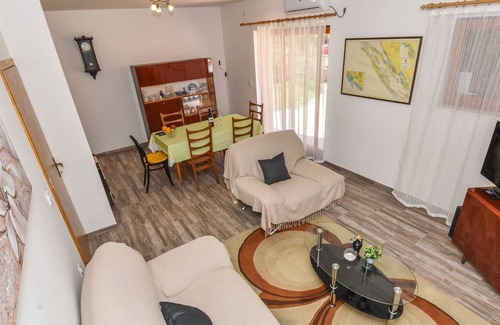 Iz House | Serene Holiday Home in Veli Iž with Fenced Garden