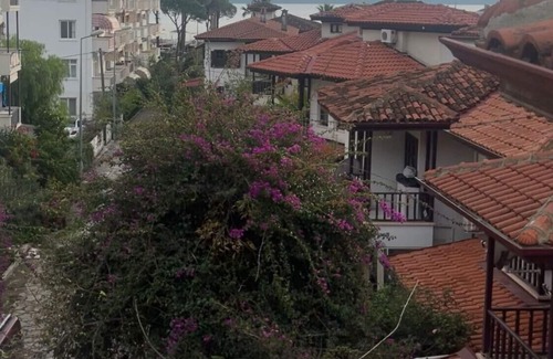 Akyaka City Center Apartment | Serene Home 180 m to Akyaka Beach