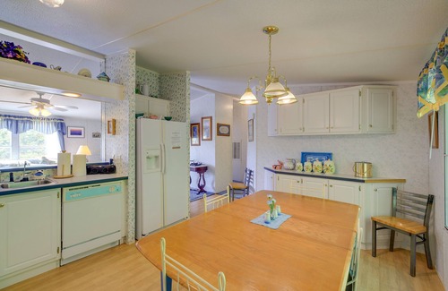 Burks Fork House | Relaxing Retreat: 2 Decks Near Blue Ridge Parkway