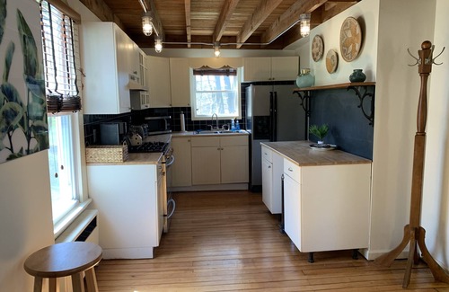 Shawanese House | Unwind at Serene Home with Kitchen & Breakfast Included