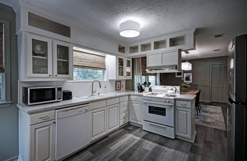 Fondren House | Comfortable Stay in Fondren Near Hospitals with Breakfast