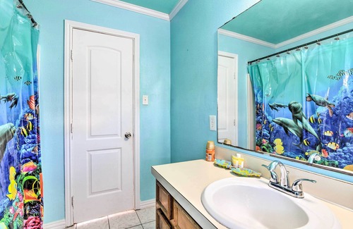 Galveston Cottage | Serene Jamaica Beach Retreat: Steps to Shore!