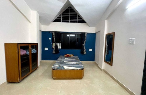 Talegaon Dabhade Hotel | Relaxing Retreat at Serene Lake Castle with Breakfast Included