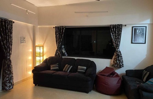 Talegaon Dabhade Hotel | Relaxing Retreat at Serene Lake Castle with Breakfast Included