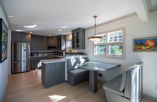 Minnetrista House | Relaxing Lakefront Retreat on Beautiful Lake Minnetonka