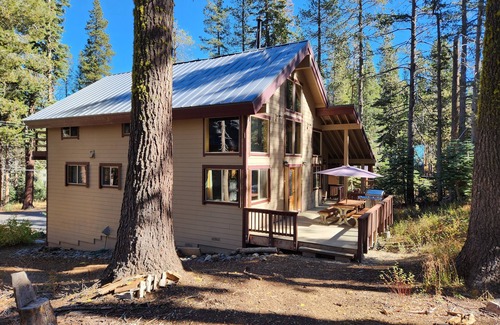 Serene Lakes House | Serene Lakes Home away from Home with hot tub, pool table, ping pong and more.