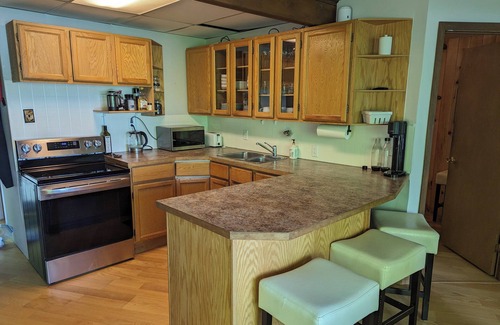 Marmora and Lake Cottage | Inviting Lakeside Cottage with Scenic Views and Kitchen