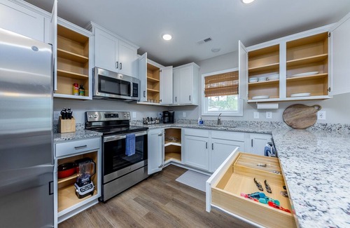 James City House | Idyllic Getaway in New Bern - Pet and Child-Friendly Retreat