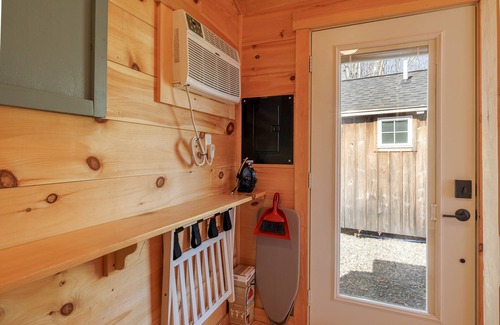 Sandy Point Cabin | Cozy Beachside Cabin #5 with Sauna Near Acadia National Park