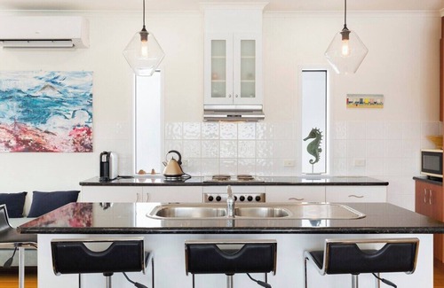 Cape Woolamai House | Modern Beach Retreat with Pet-Friendly Amenities