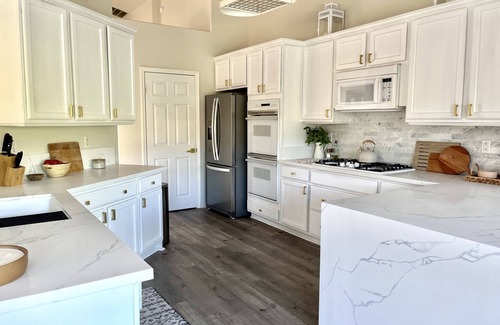 Araby House | Modern Desert Oasis with Private Pool & Spa, Pet Friendly