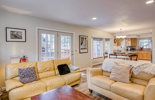 Montgomery Estates House | Unwind at Montgomery Estates Ski & Beach Haven with Spa
