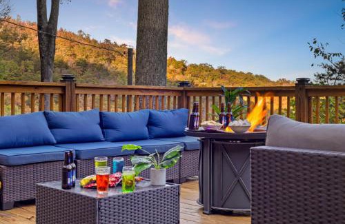 Sevierville Ski Chalet | Tranquil Mountain Escape at Ghosal Luxury Lodging