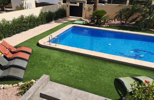 Los Valientes Villa | Relaxing Mountain Retreat with Private Pool and Garden