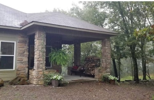 Morrilton House | Top-Rated Petit Jean Mountaintop Retreat for Families