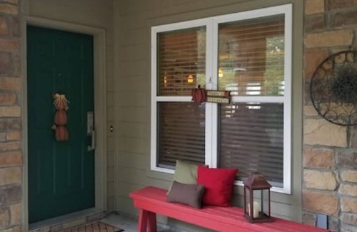 Morrilton House | Top-Rated Petit Jean Mountaintop Retreat for Families