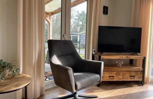 Bosgebied Hoenderloo Ski Chalet | Experience Oceanfront Comfort at Veluwspietje2 Hotel