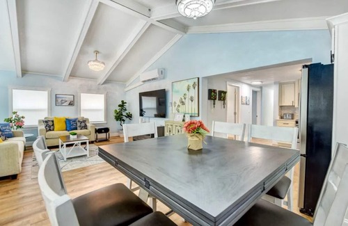 North Trail House | Idyllic Oasis Beach Escape with Family-Friendly Amenities
