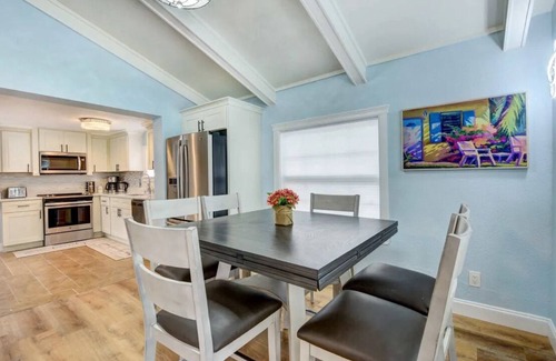 North Trail House | Idyllic Oasis Beach Escape with Family-Friendly Amenities