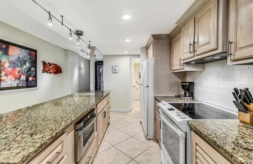 Port Aransas Condo | Tranquil Ocean View Retreat with Pool & Spa Amenities