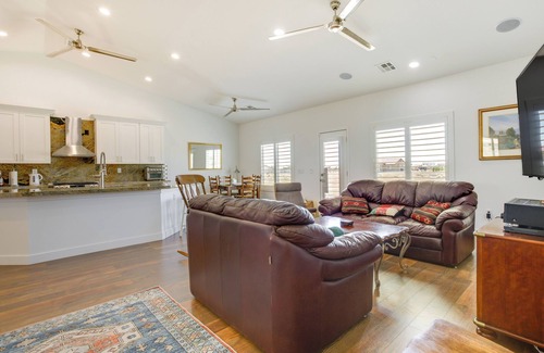 Pahrump Cottage | Tranquil Cottage in Pahrump with Mountain Views & Spa Access