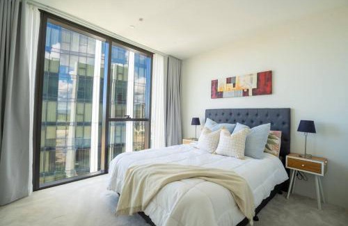 Mermaid Waters Apartment | Idyllic Paradise Palms Retreat with Pool & Fireplace