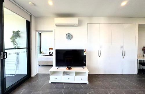 Wentworth Point Apartment | Family-Friendly Parkside Retreat Near Olympic Park