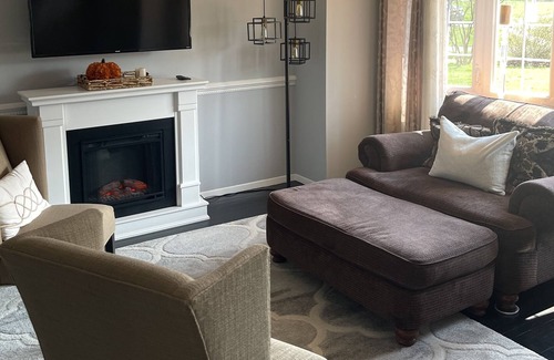 Ewing House | Serene Place of Rest in Ewing- Great Wi-Fi