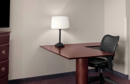 Pleasanton Hotel | Serene Pleasanton Retreat Close to Wine Country | 2 Spacious Rooms, Free Parking
